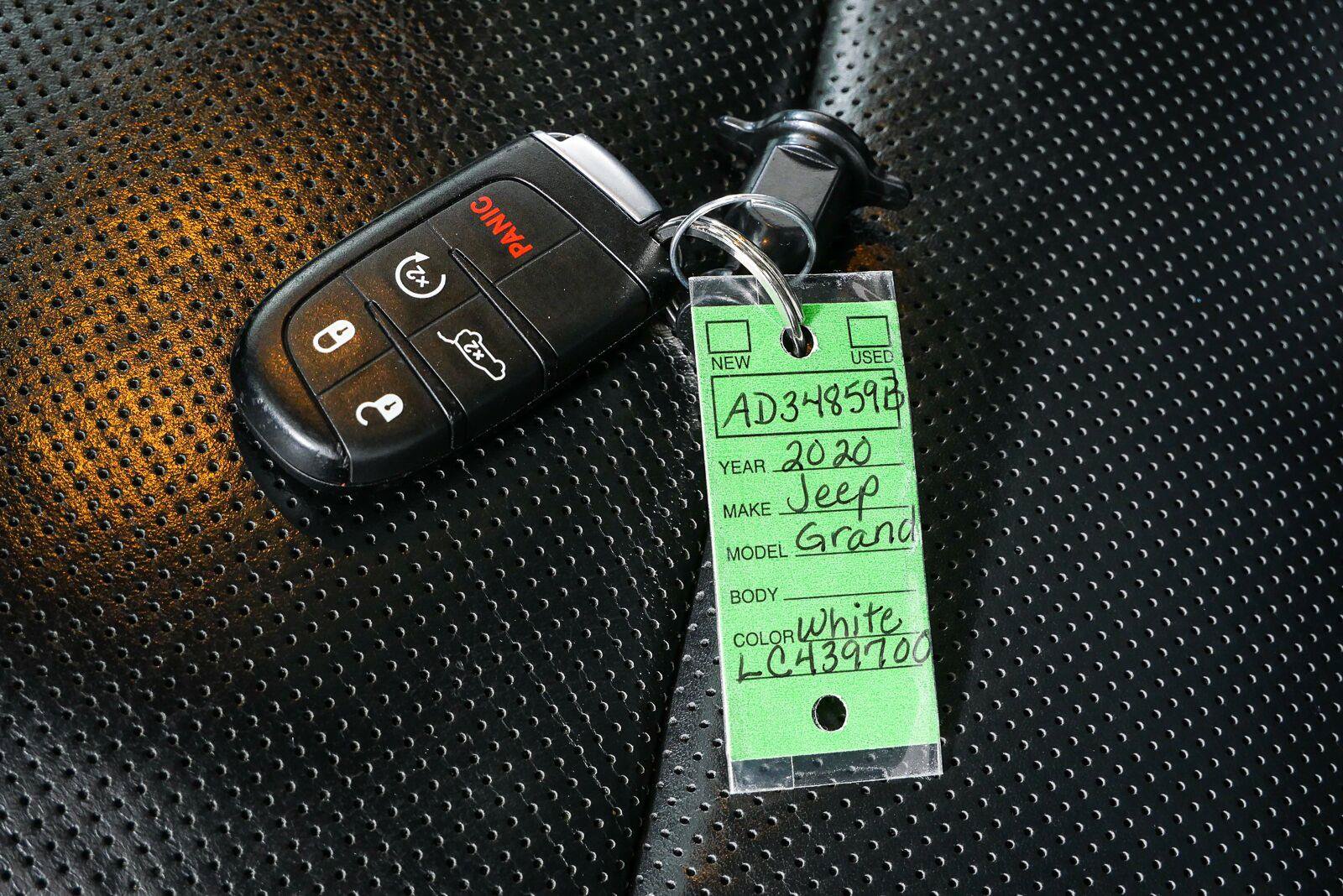 Used 2020 Jeep Grand Cherokee Overland RWD image 40