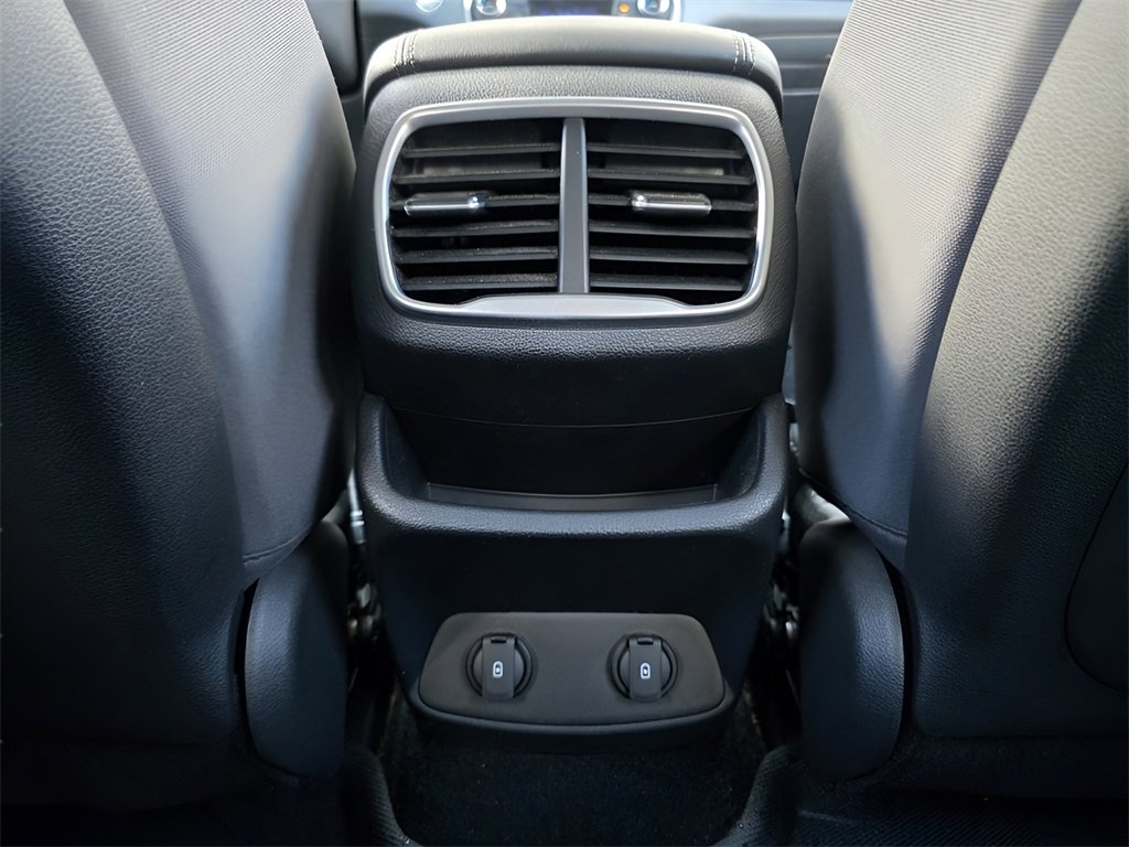 Used 2020 Hyundai Santa Fe SEL w/ Convenience Package image 16