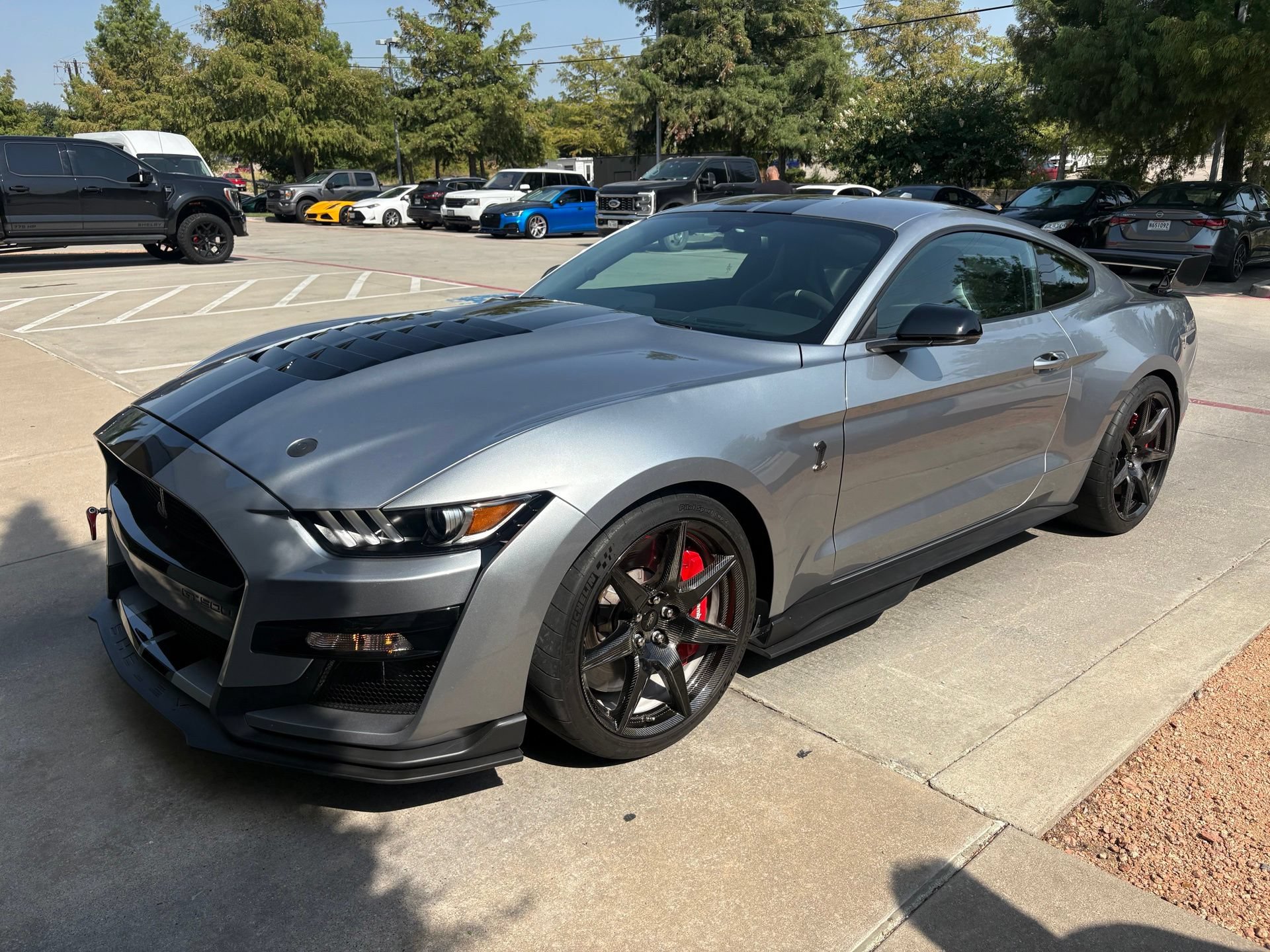 Used 2022 Ford Mustang Shelby GT500 w/ Carbon Fiber Track Pack RWD image 5