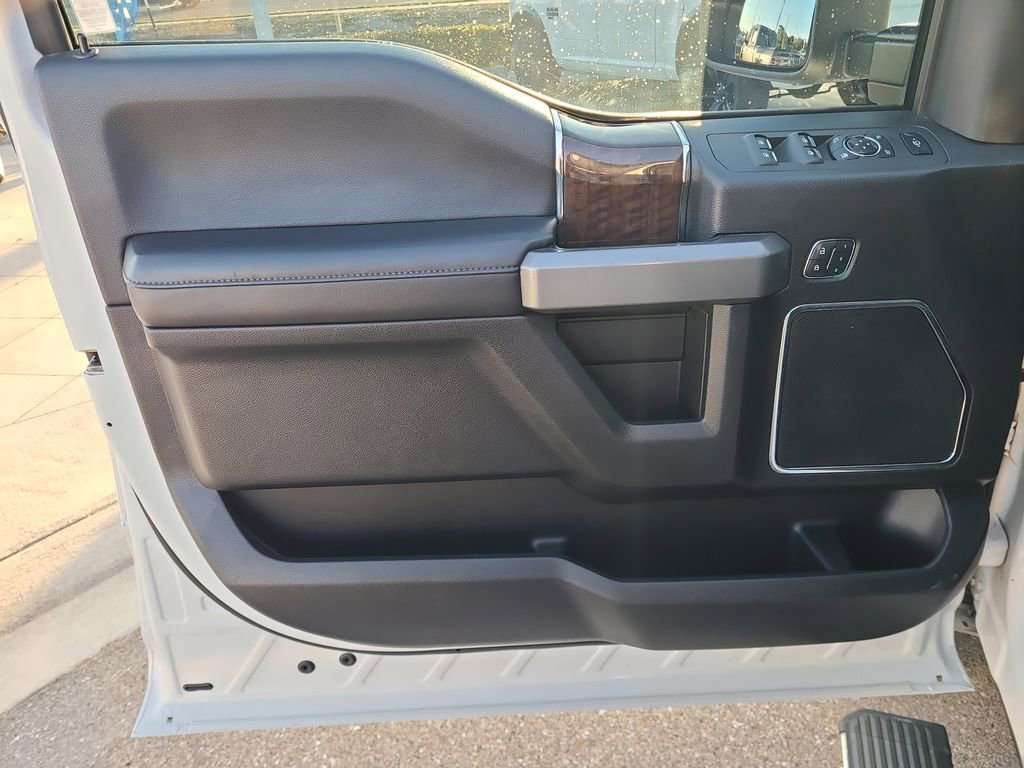 Used 2017 Ford F450 Platinum w/ Platinum Ultimate Package image 23