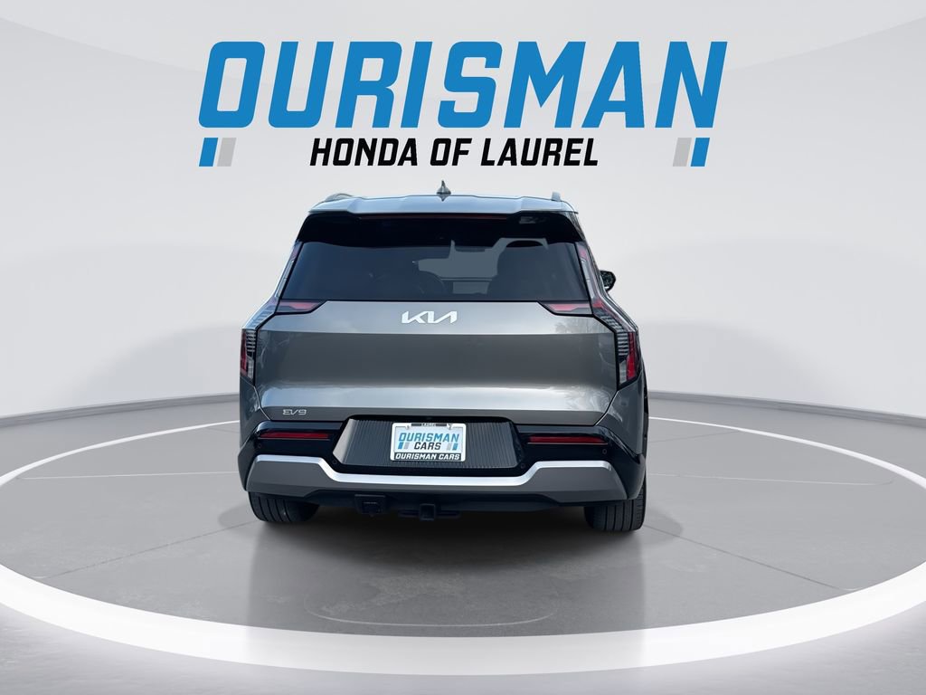 Used 2024 Kia EV9 Land image 7