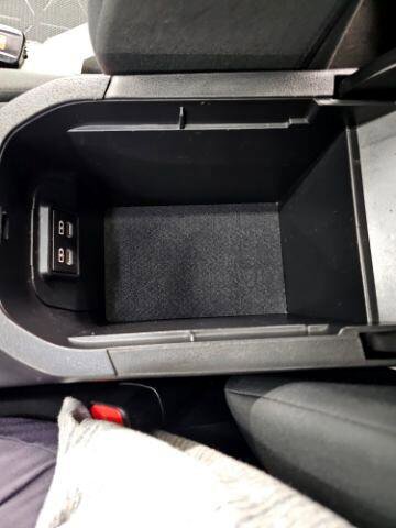 Used 2022 Toyota RAV4 XLE w/ Convenience Package image 21