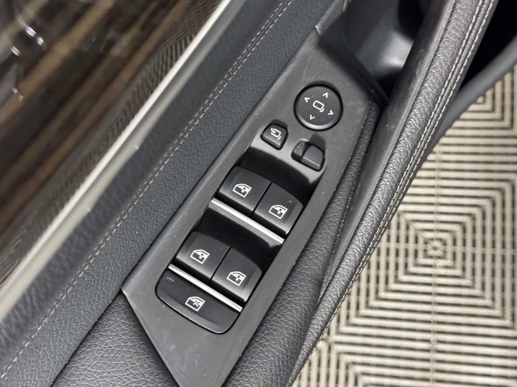 Used 2019 BMW 540i xDrive w/ M Sport Package AWD/4WD image 18