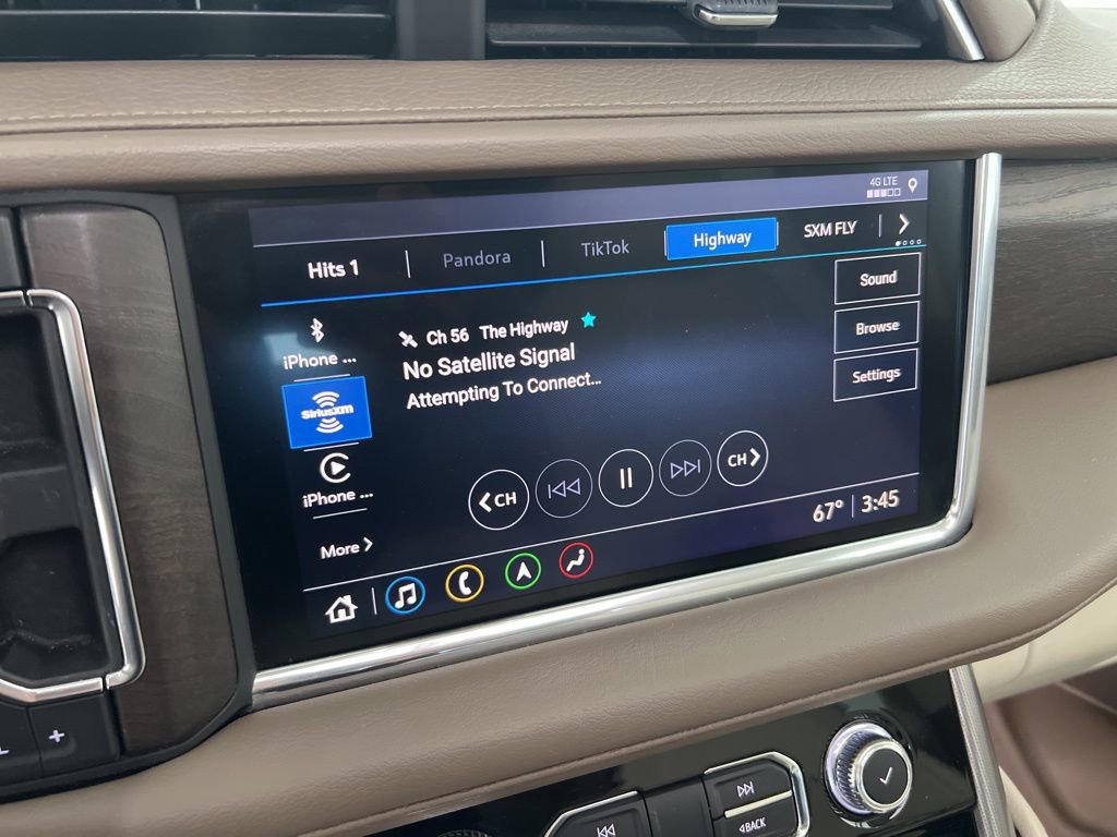 Used 2021 GMC Yukon XL Denali w/ Denali Premium Package image 12