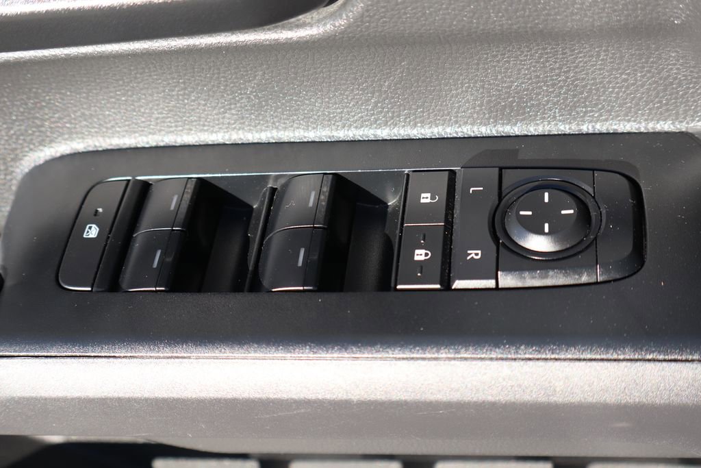 Used 2024 Toyota Tacoma SR5 AWD/4WD image 18