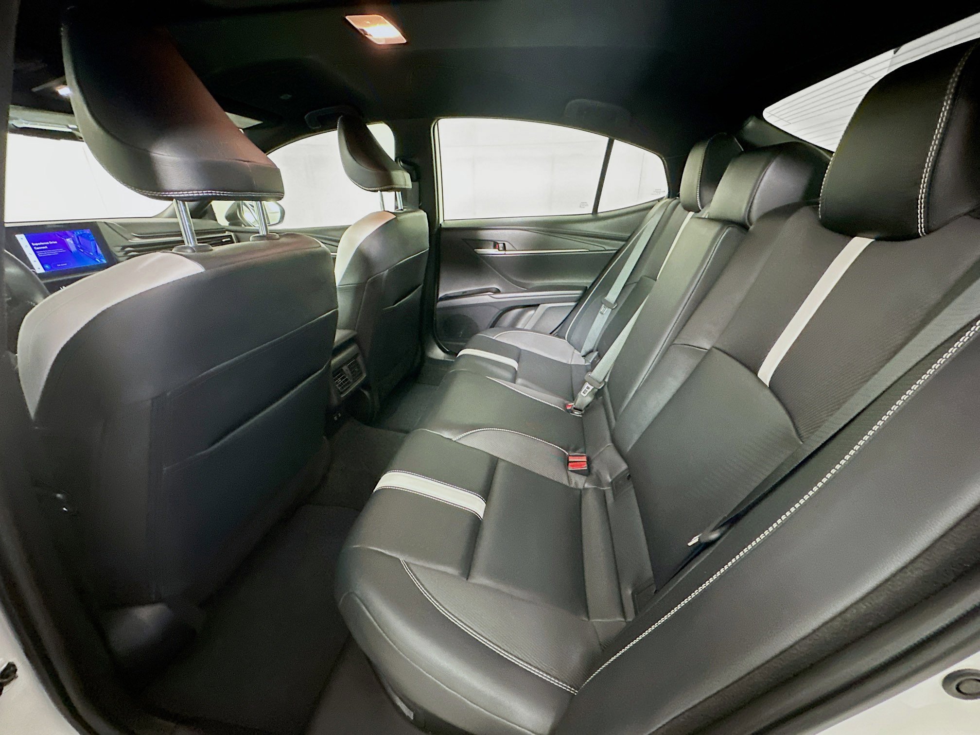 Used 2025 Toyota Camry SE image 26