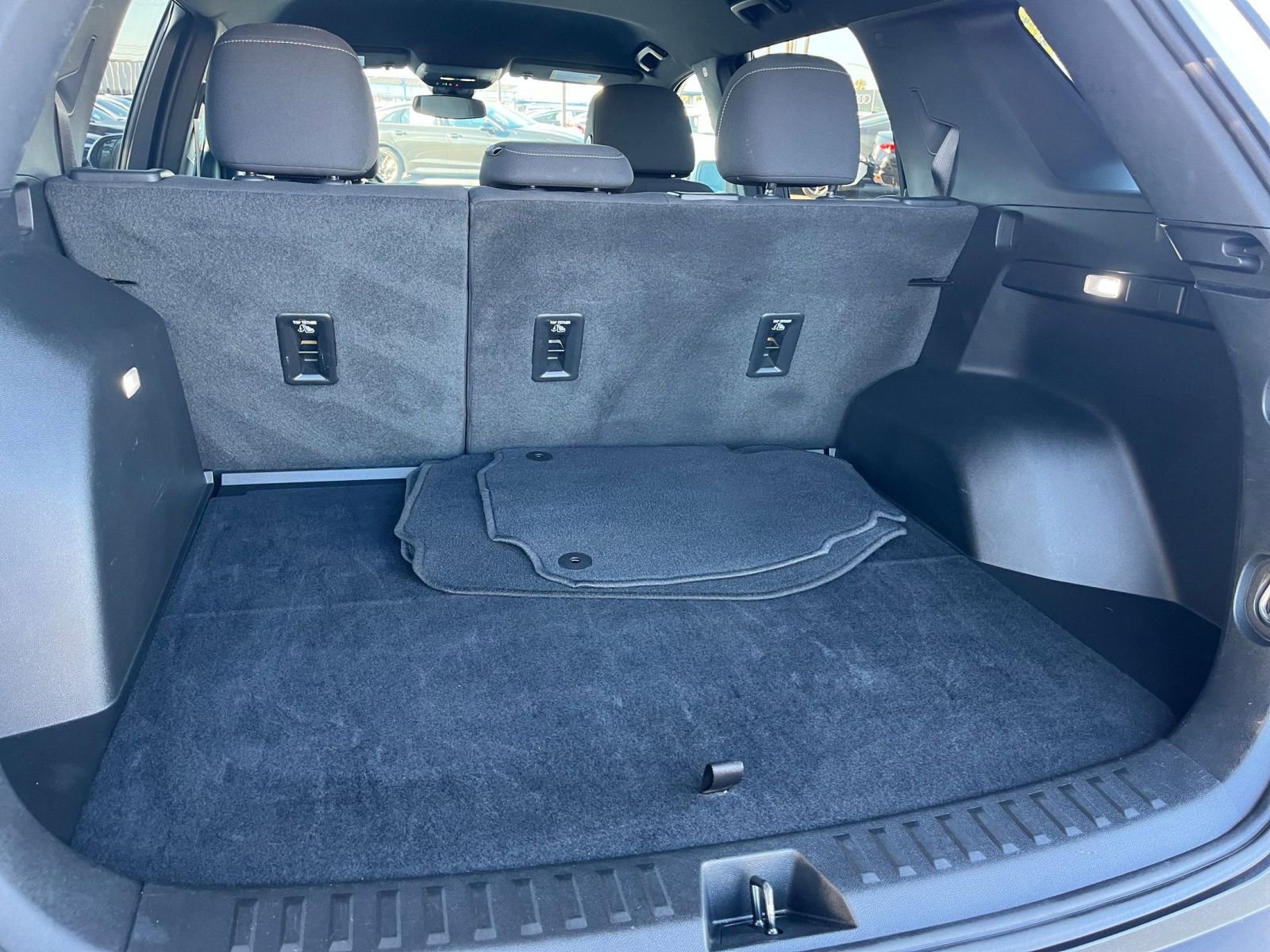 Used 2025 Chevrolet Equinox LT FWD image 32