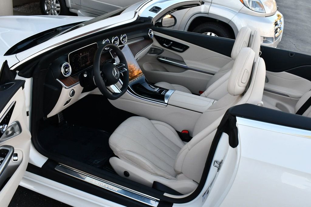 Used 2025 Mercedes-Benz CLE 300 4MATIC Cabriolet image 55