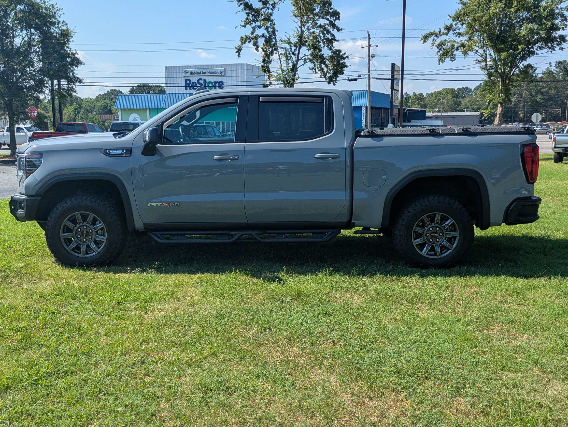 Used 2025 GMC Sierra 1500 AT4X AWD/4WD image 7
