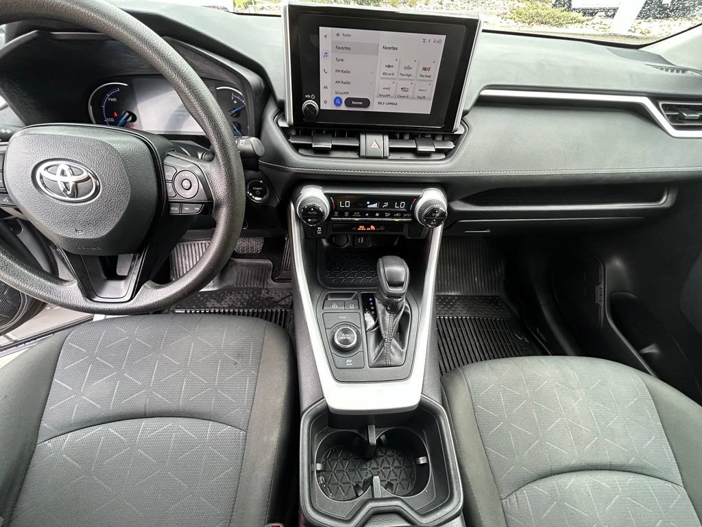 Used 2025 Toyota RAV4 XLE AWD/4WD image 18
