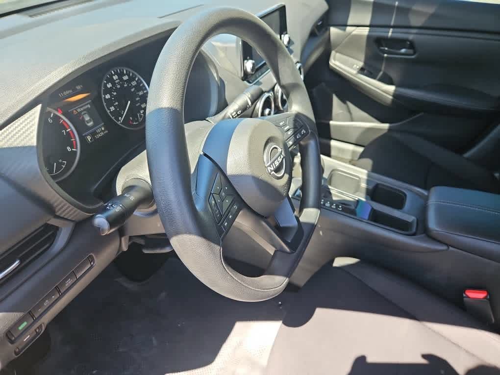 Used 2025 Nissan Sentra S FWD image 2