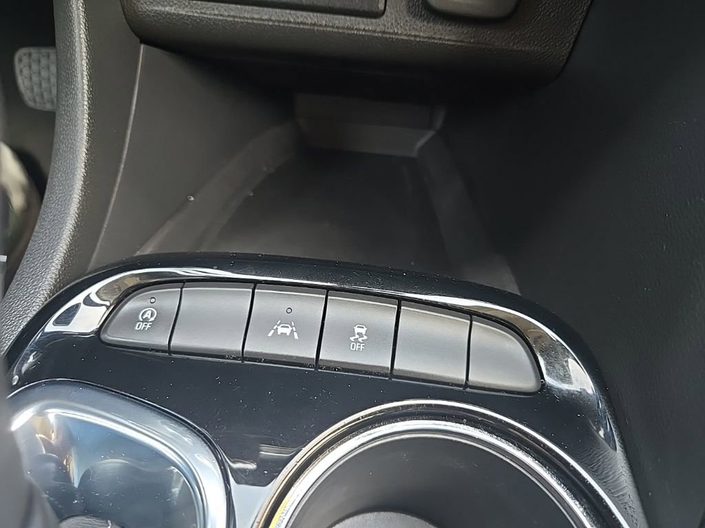 Used 2023 Buick Encore GX Essence w/ Experience Buick Package FWD image 43