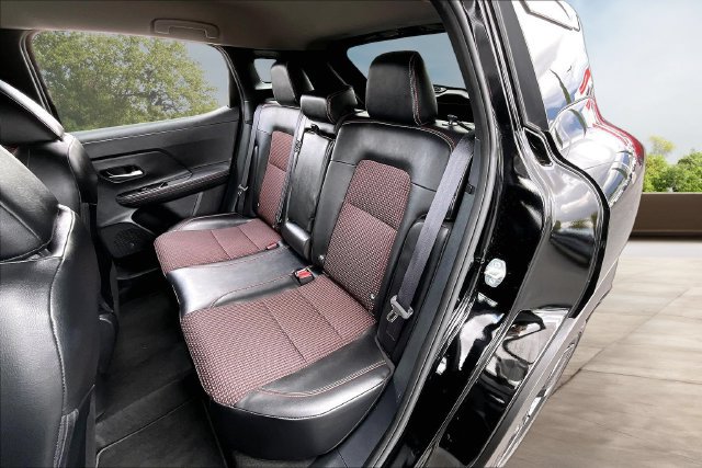 Certified 2025 Nissan Kicks SR AWD/4WD image 21