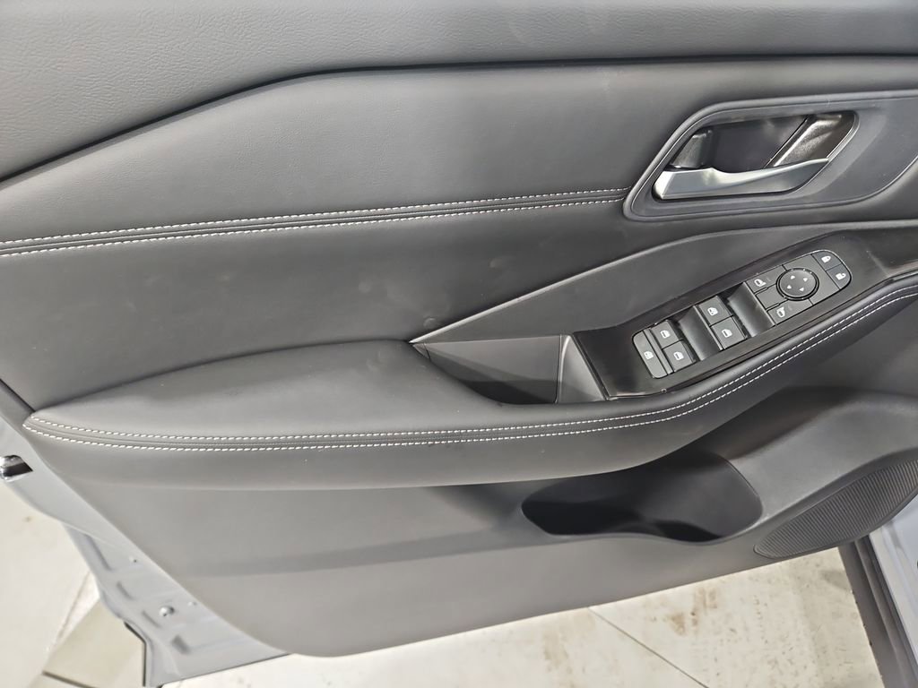 New 2026 Nissan Rogue SV image 11