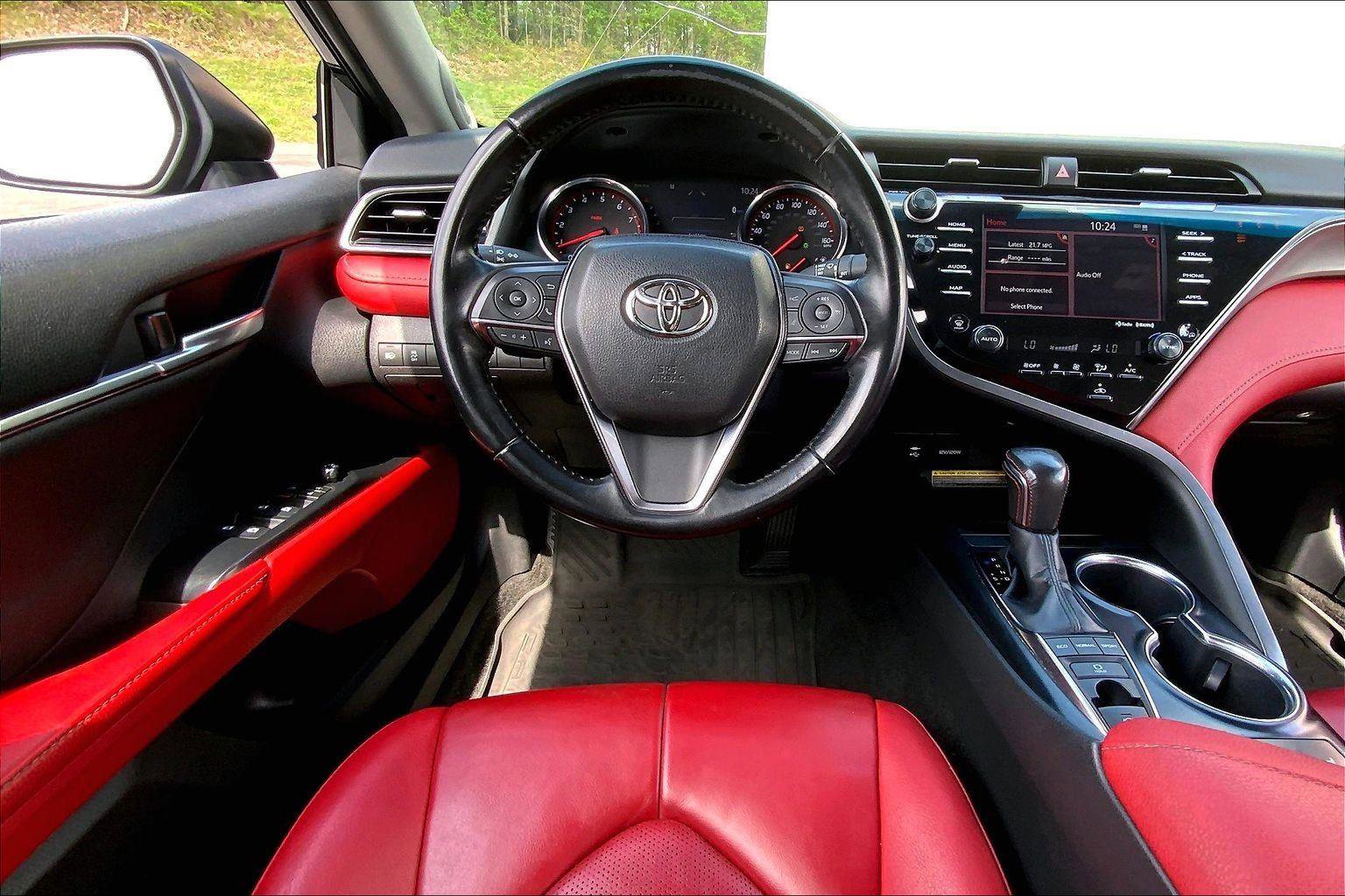 Used 2019 Toyota Camry XSE FWD image 5
