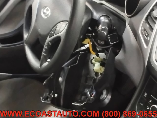 Used 2014 Hyundai Elantra SE FWD image 17