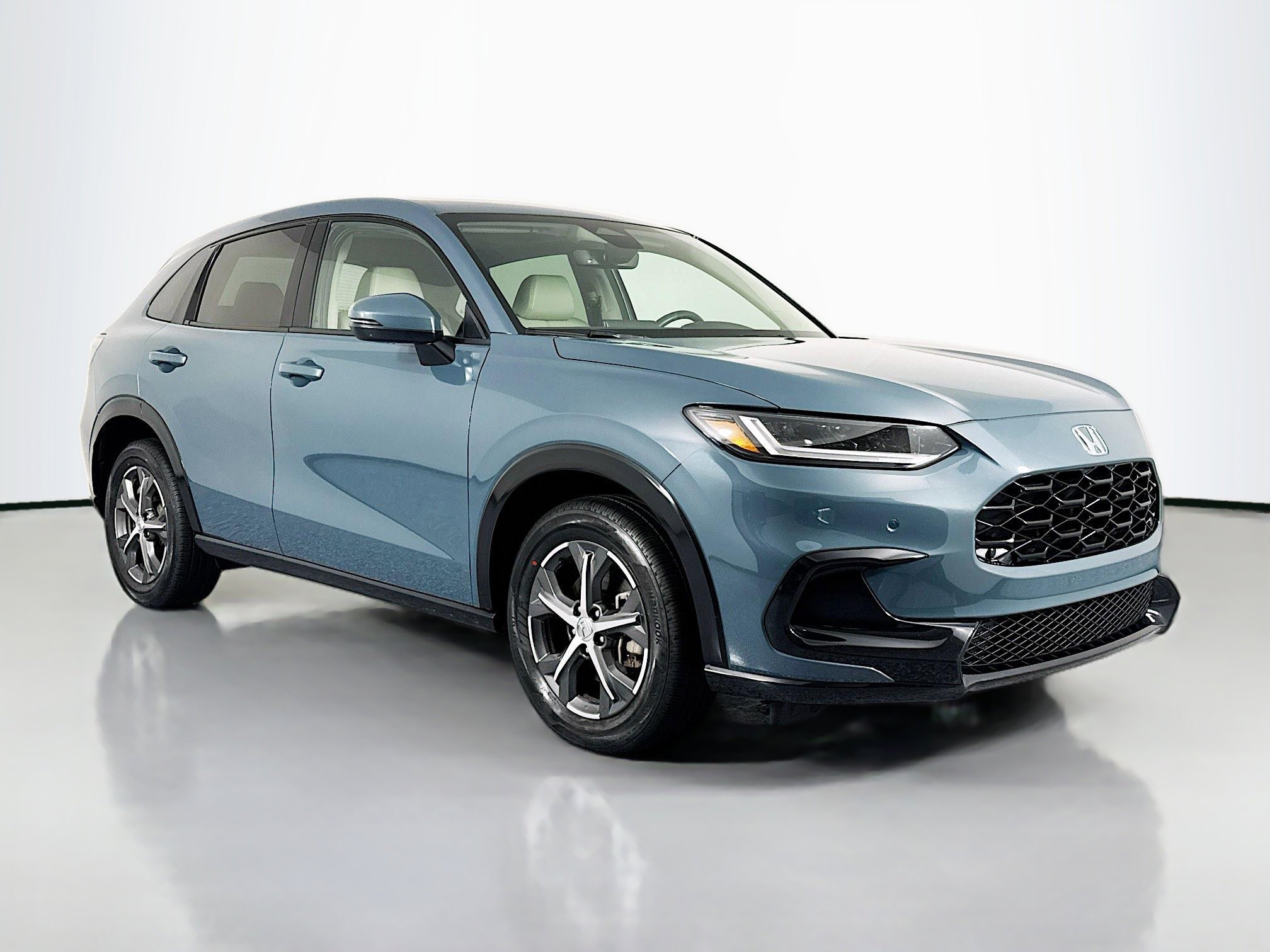 Certified 2024 Honda HR-V EX-L image 3