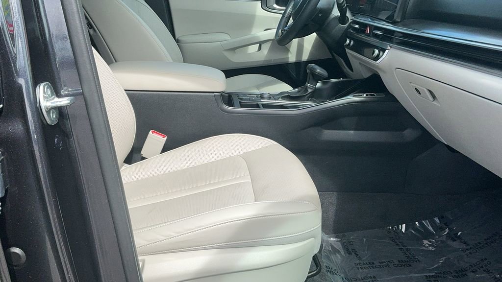 Used 2025 Kia Sorento S w/ Panoramic Sunroof Package image 18