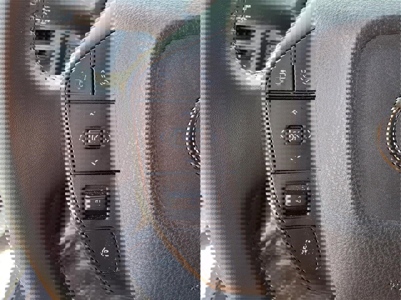 Used 2025 Toyota Prius LE image 25