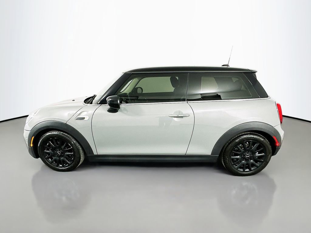 Used 2021 MINI Cooper 2-Door Hardtop w/ Storage Package image 8