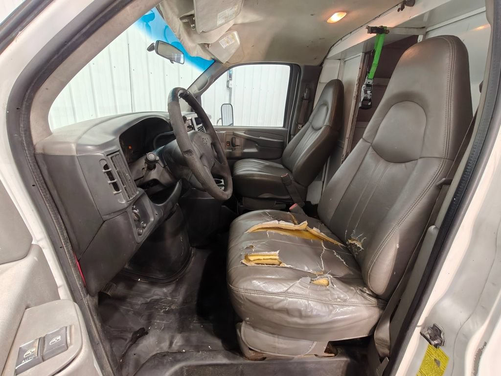 Used 2004 Chevrolet Express 3500 RWD image 29