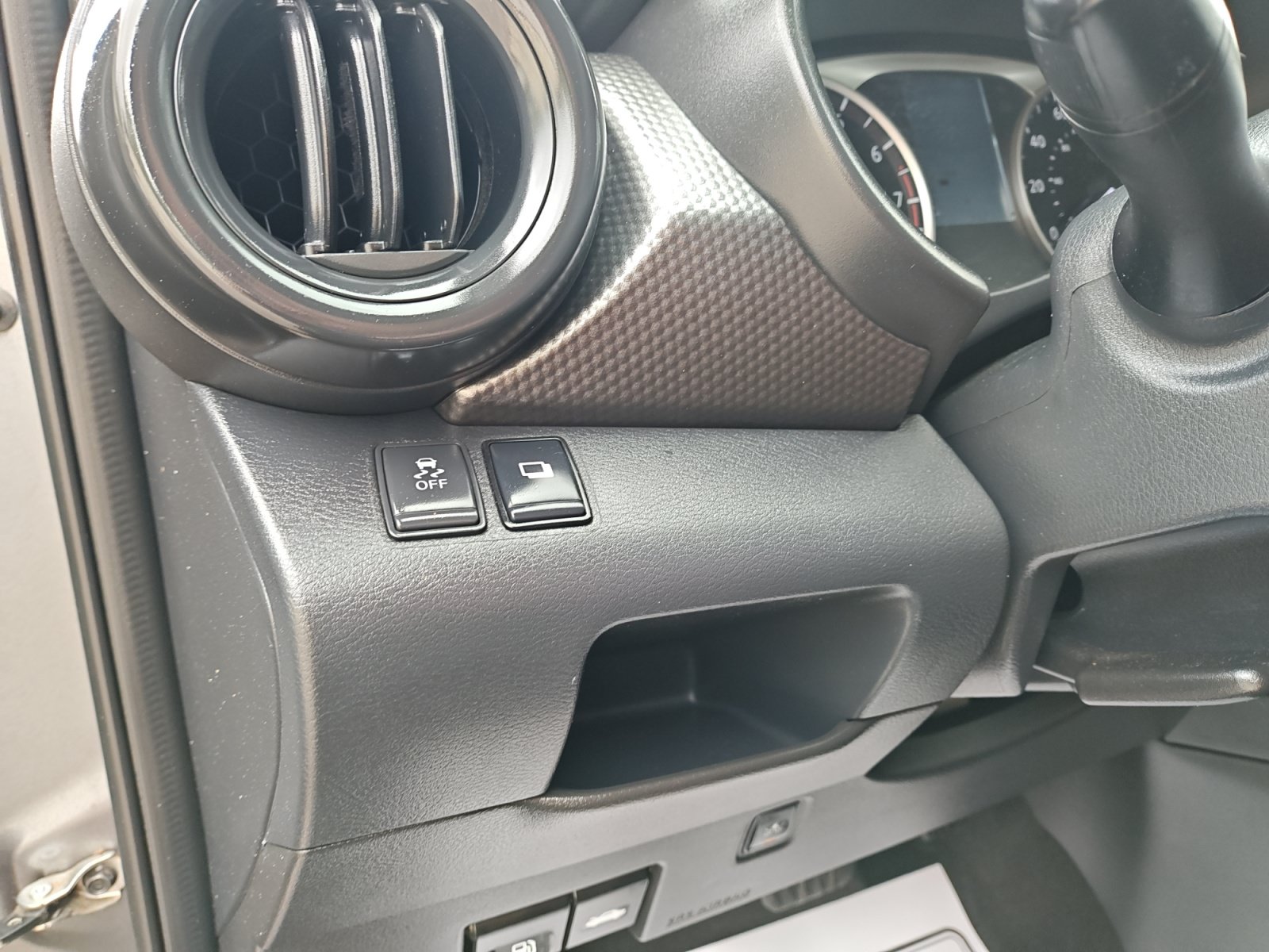 Used 2019 Nissan Kicks S FWD image 22