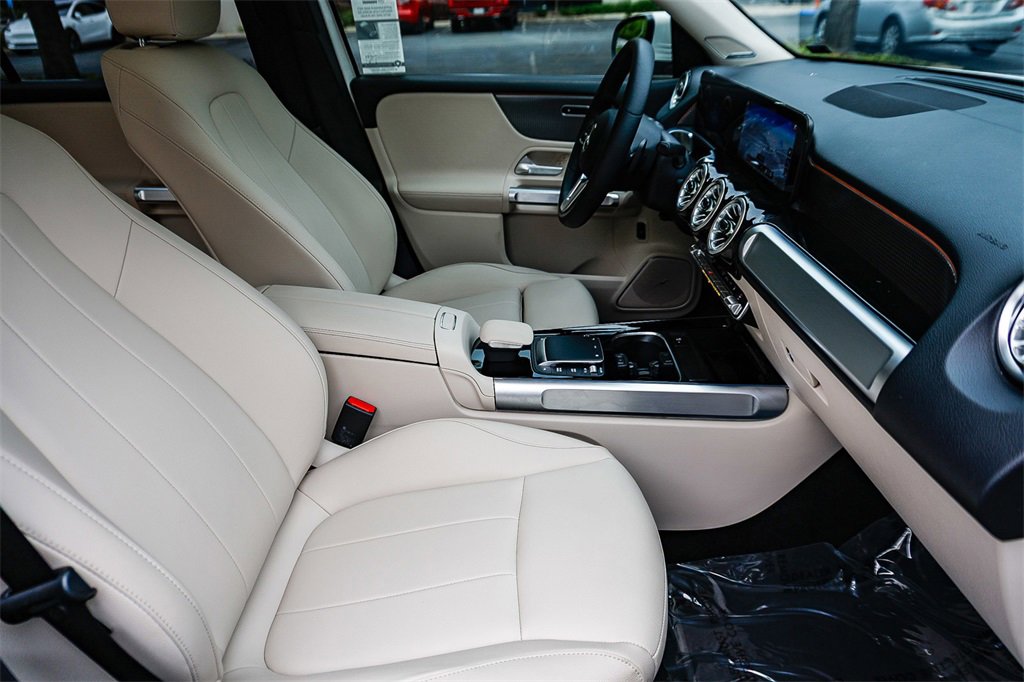 Used 2022 Mercedes-Benz EQB 300 4MATIC image 17