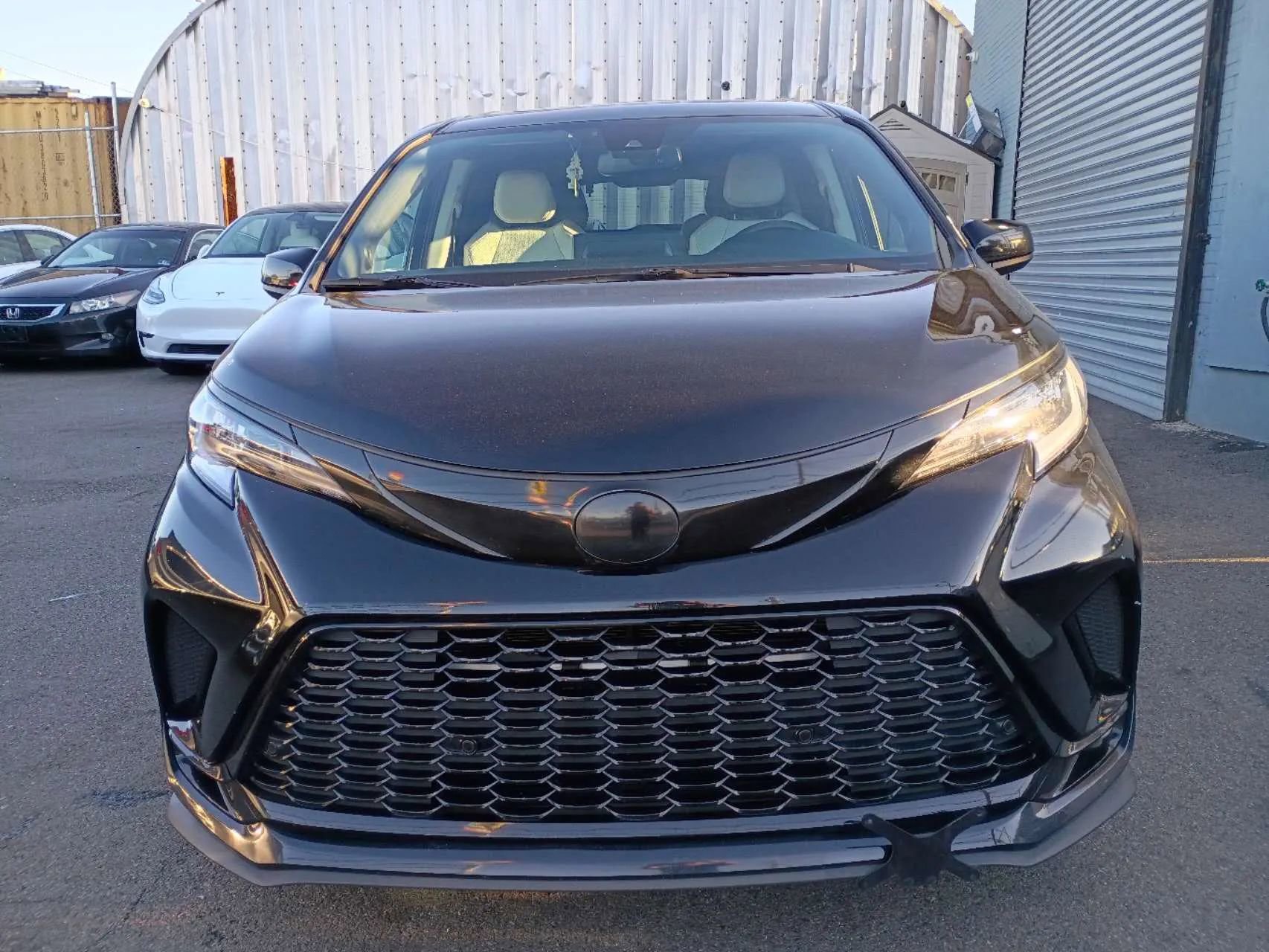 Used 2022 Toyota Sienna XSE AWD/4WD image 1