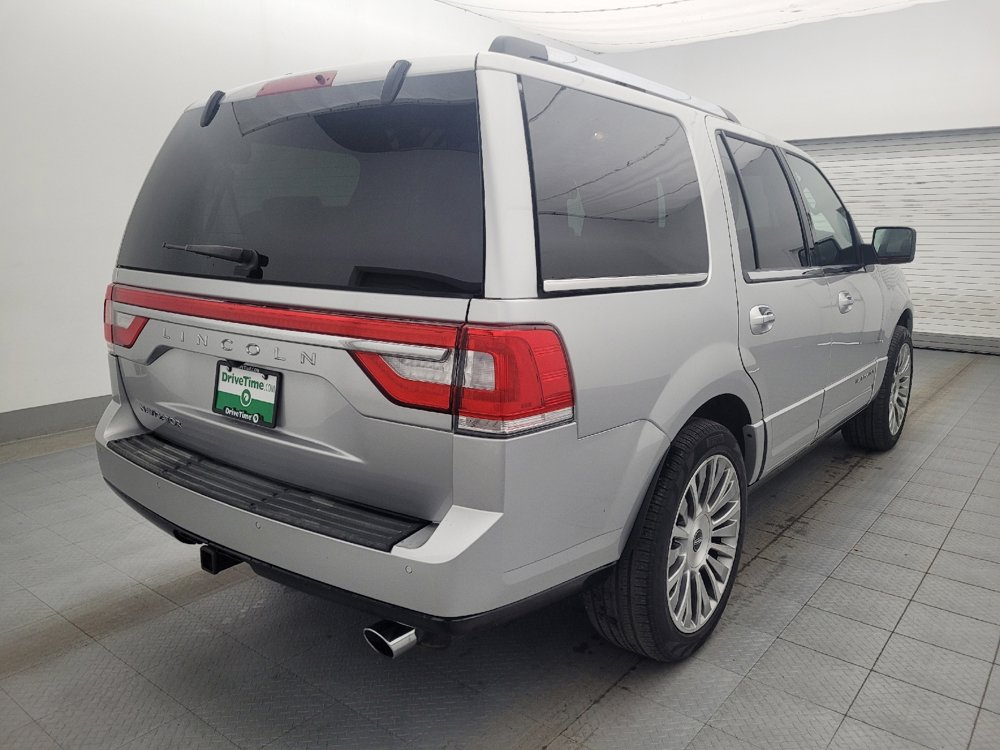 Used 2017 Lincoln Navigator Reserve RWD image 9