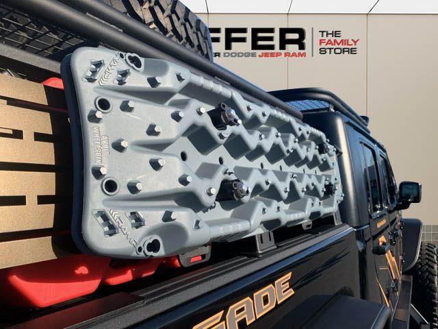 Used 2023 Jeep Gladiator Sport AWD/4WD image 32