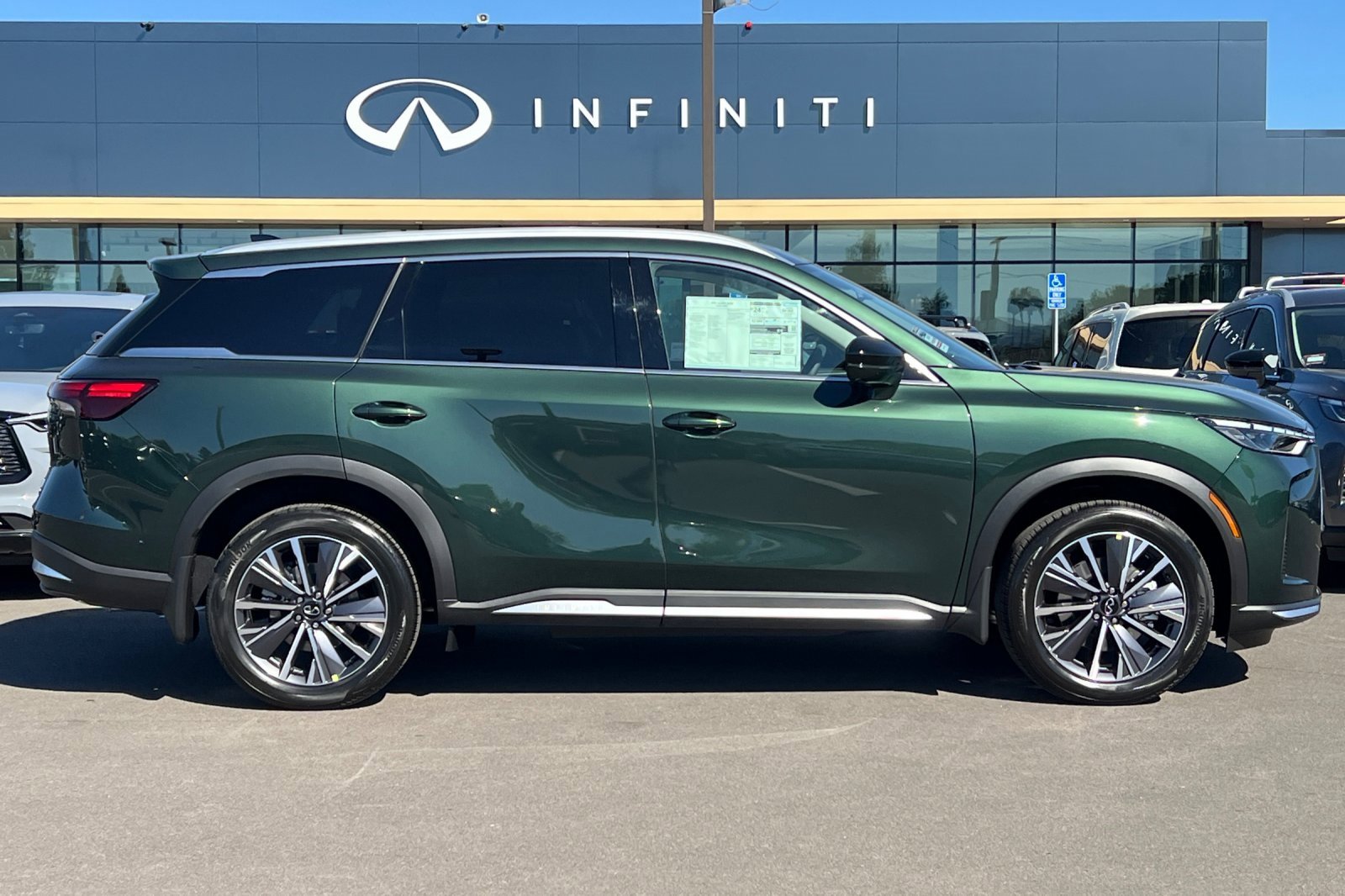 New 2026 INFINITI QX60 Luxe w/ Cargo Package image 6