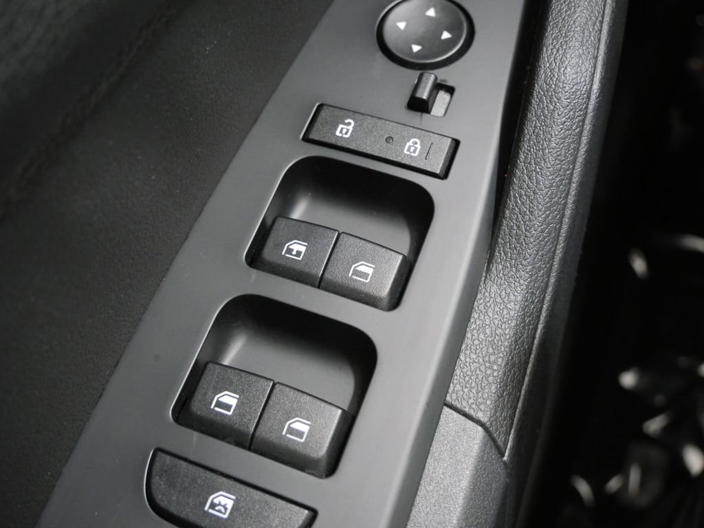 Used 2025 Kia Sportage LX image 13