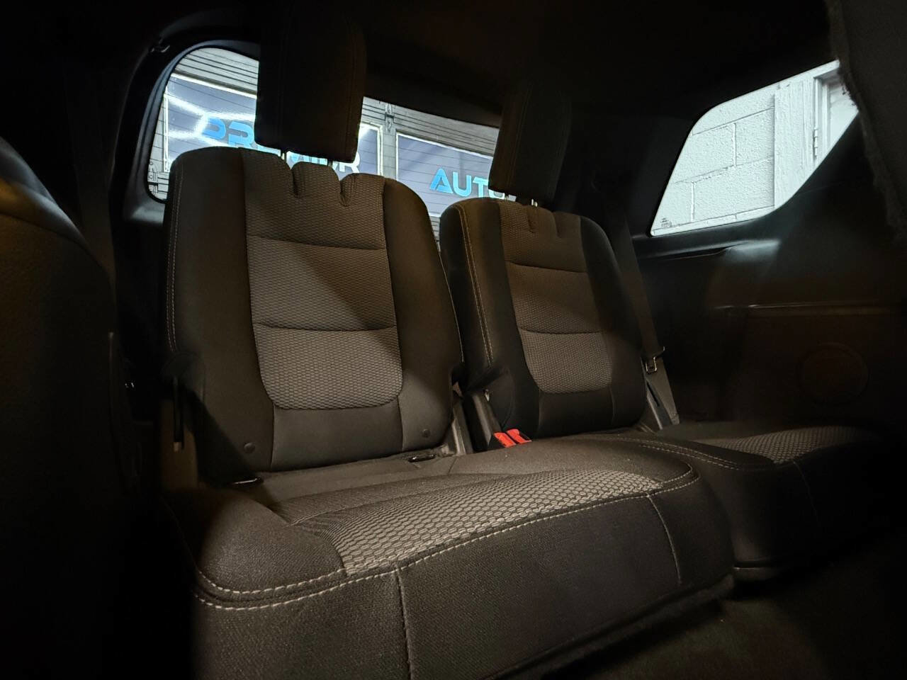 Used 2017 Ford Explorer XLT w/ Equipment Group 201A image 9