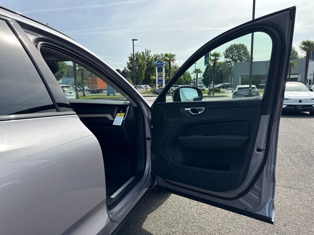 New 2026 Volvo XC60 B5 Plus w/ Climate Package AWD/4WD image 19
