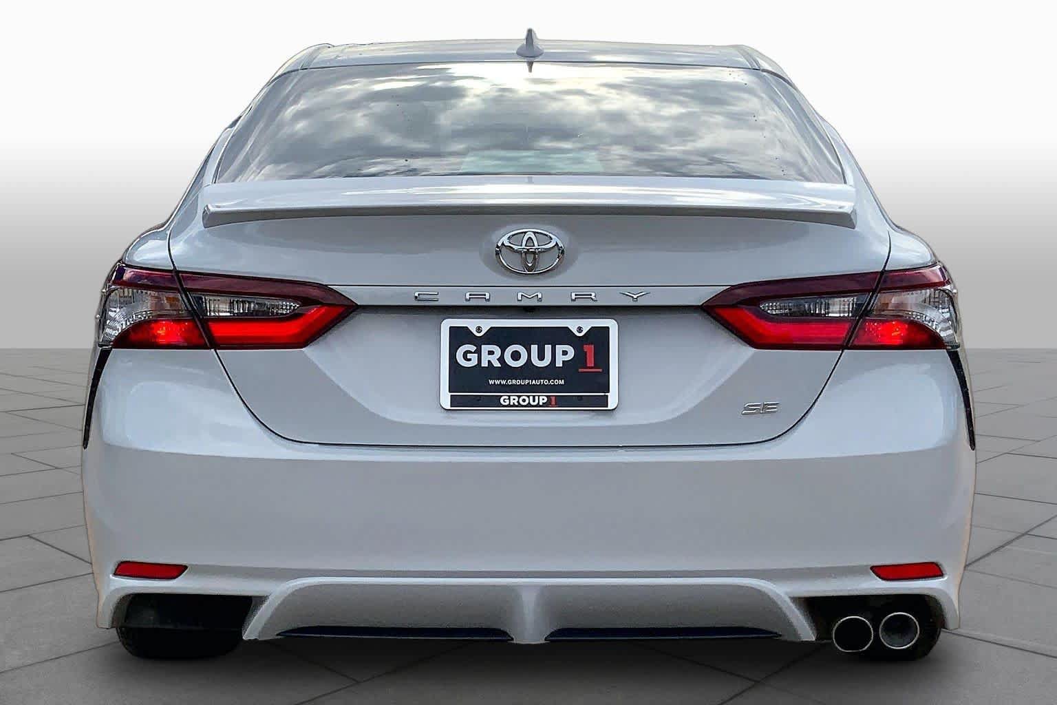 Used 2023 Toyota Camry SE FWD image 5