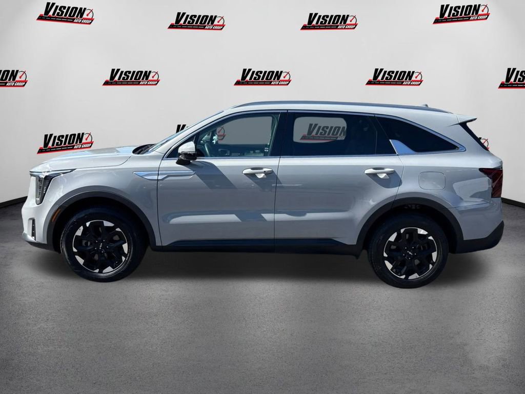 Certified 2025 Kia Sorento S image 8
