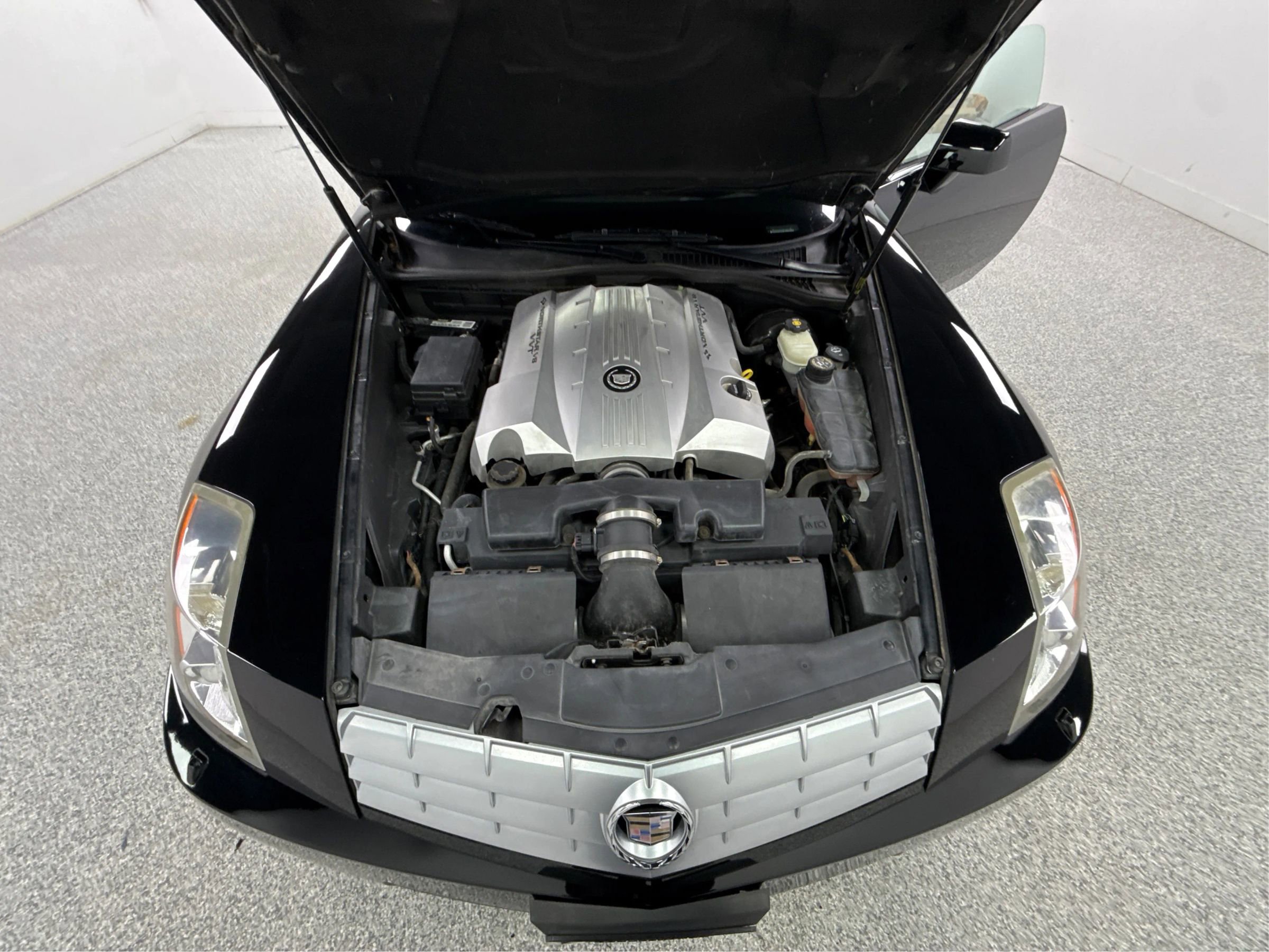 Used 2007 Cadillac XLR image 11