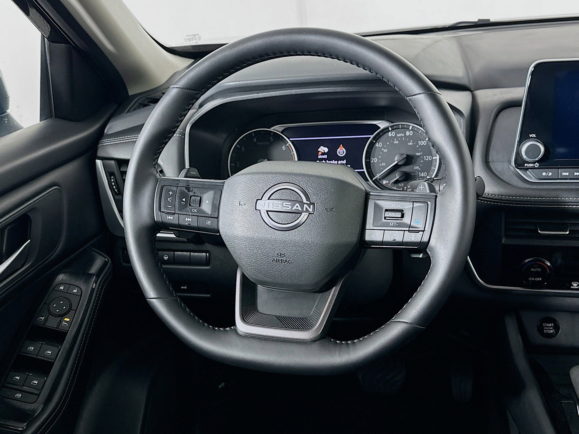 Used 2025 Nissan Rogue SV image 18