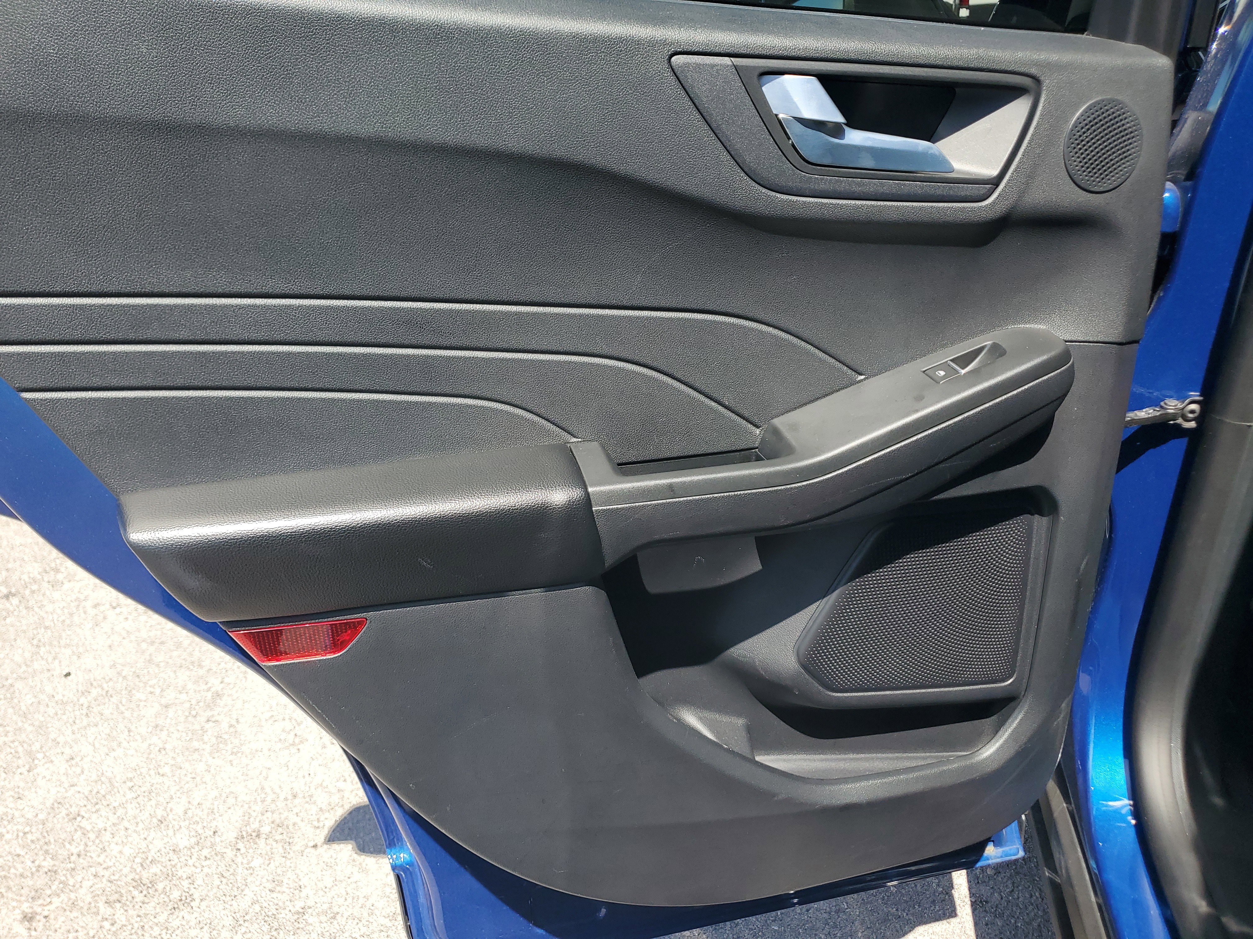 Used 2022 Ford Escape SEL w/ Technology Package image 29