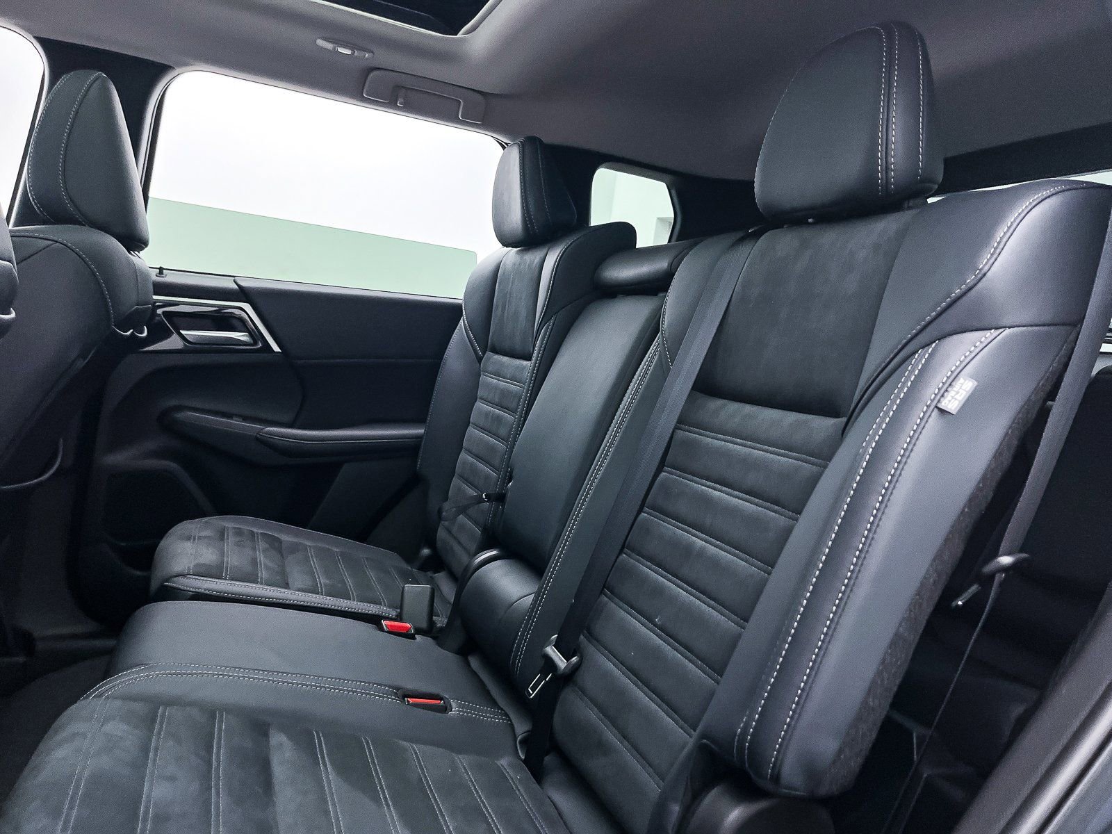 New 2025 Mitsubishi Outlander SE AWD/4WD image 25