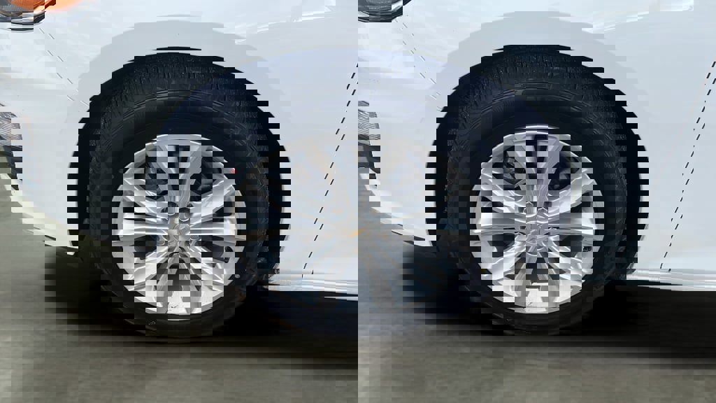 Used 2024 Chevrolet Malibu LT image 14