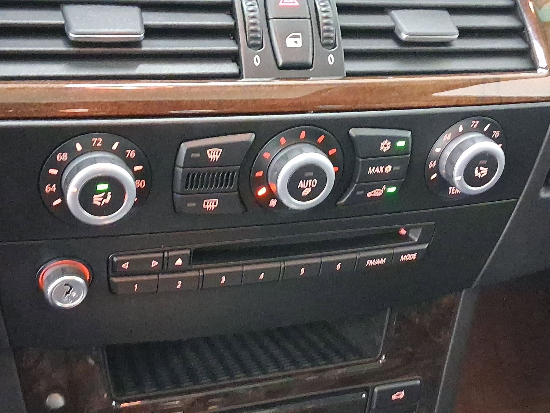 Used 2010 BMW 528i Sedan image 24