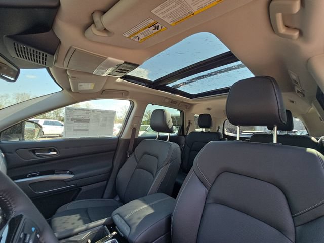 New 2026 Nissan Pathfinder SL w/ SL Premium Package FWD image 11