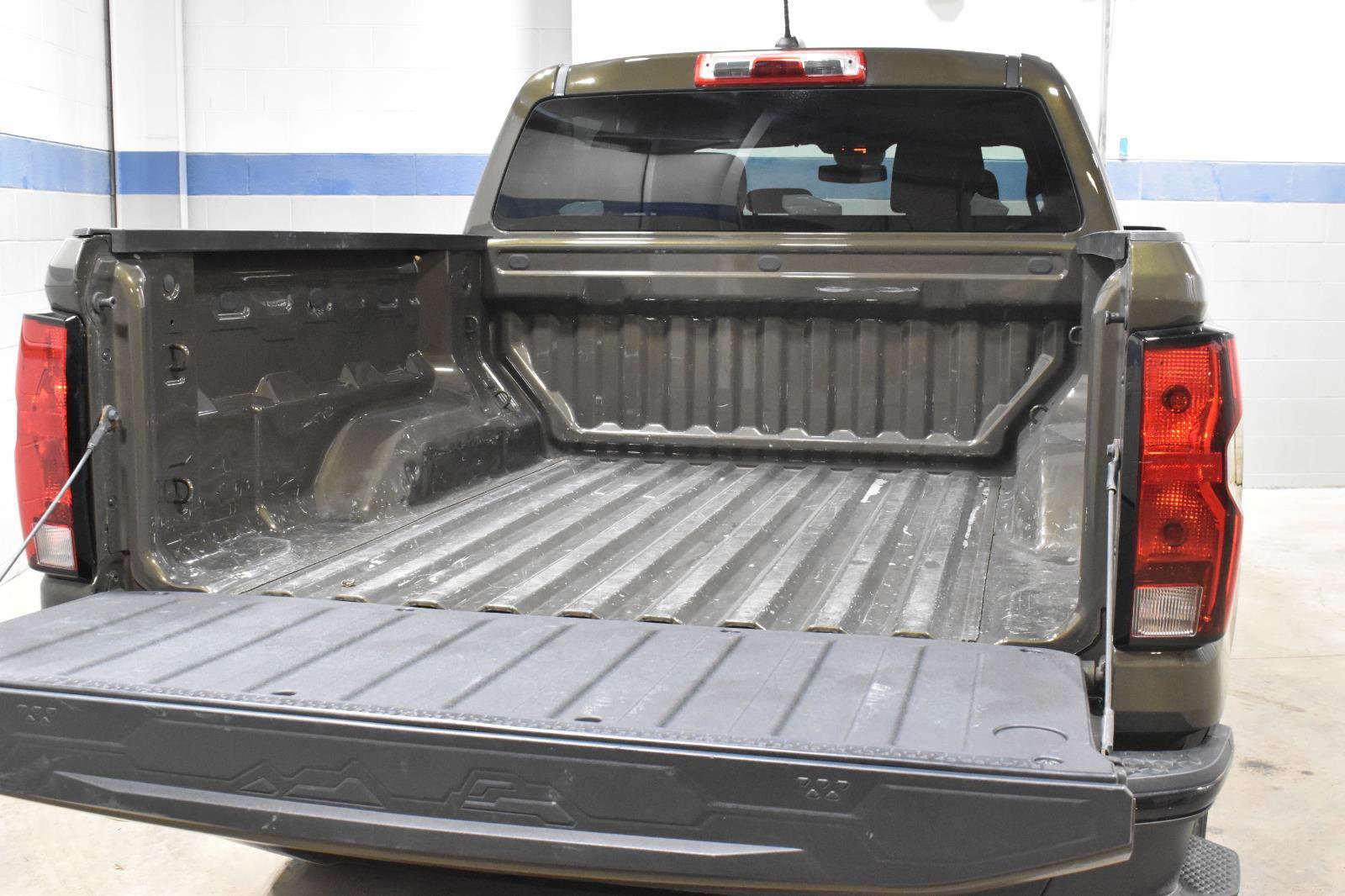 Used 2023 Chevrolet Colorado W/T RWD image 25