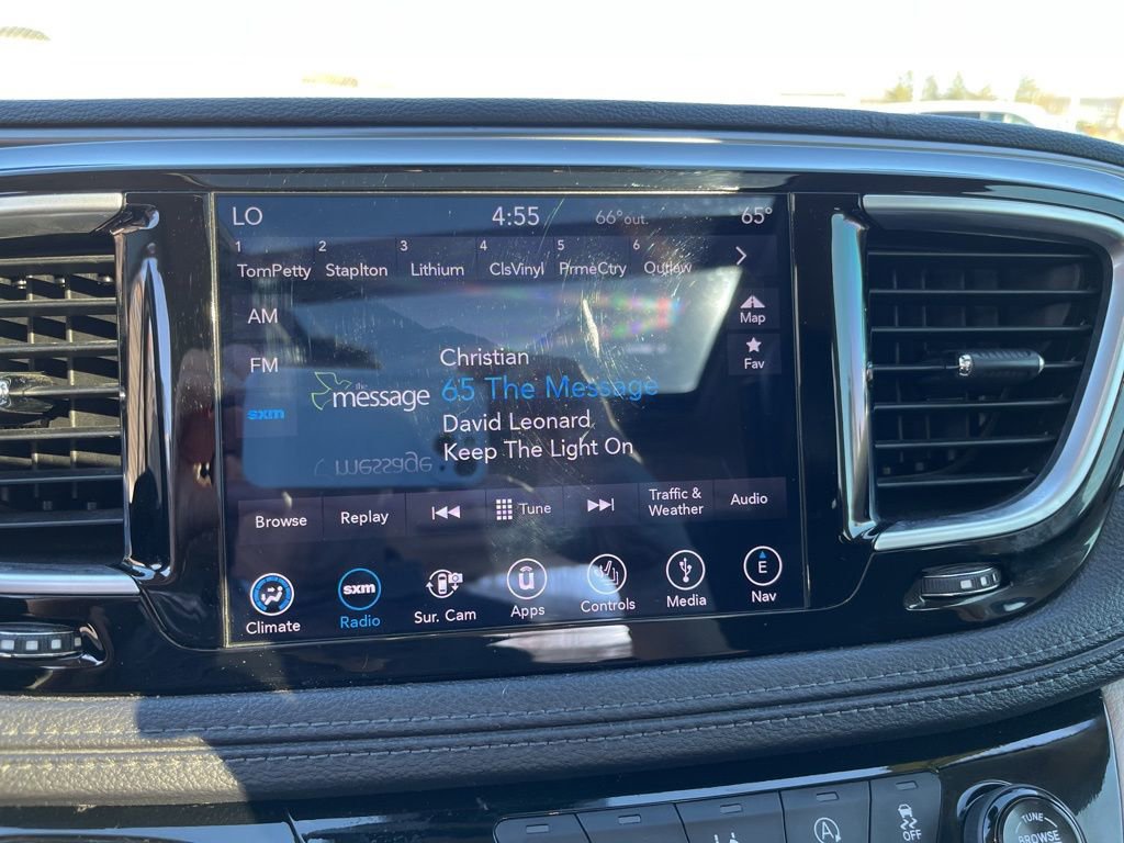 Used 2018 Chrysler Pacifica Limited w/ Tire & Wheel Group image 24