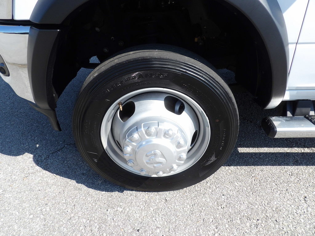 Used 2024 RAM 5500 Tradesman w/ Chrome Appearance Group AWD/4WD image 54