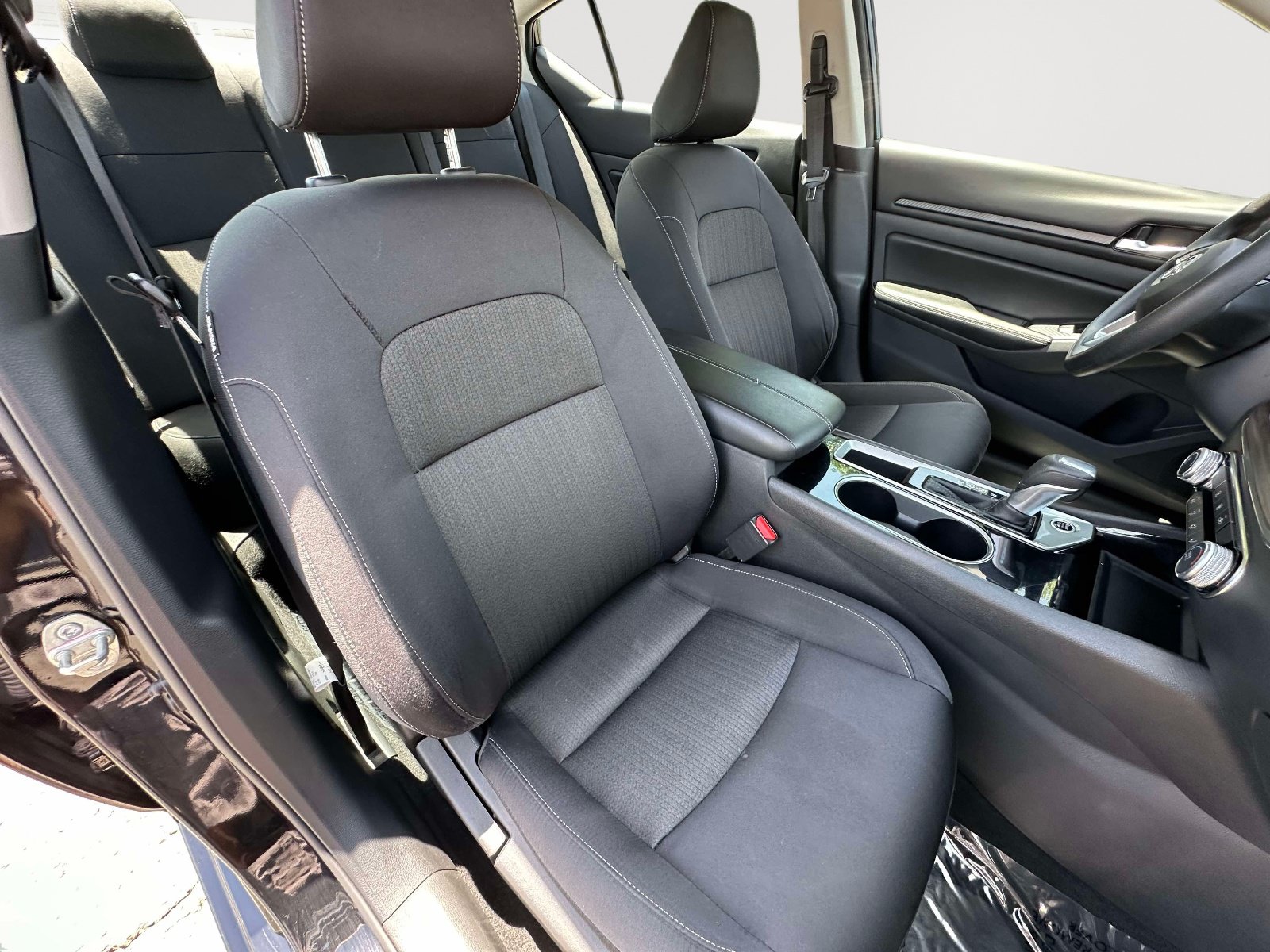 Used 2024 Nissan Altima 2.5 SV FWD image 24