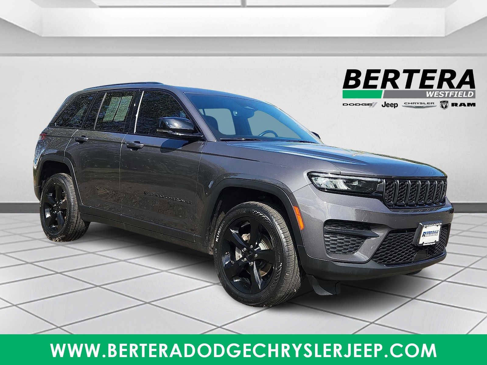 Used 2022 Jeep Grand Cherokee Altitude