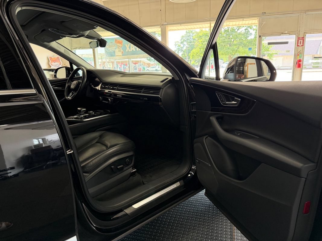 Used 2018 Audi Q7 3.0T Prestige AWD/4WD image 34