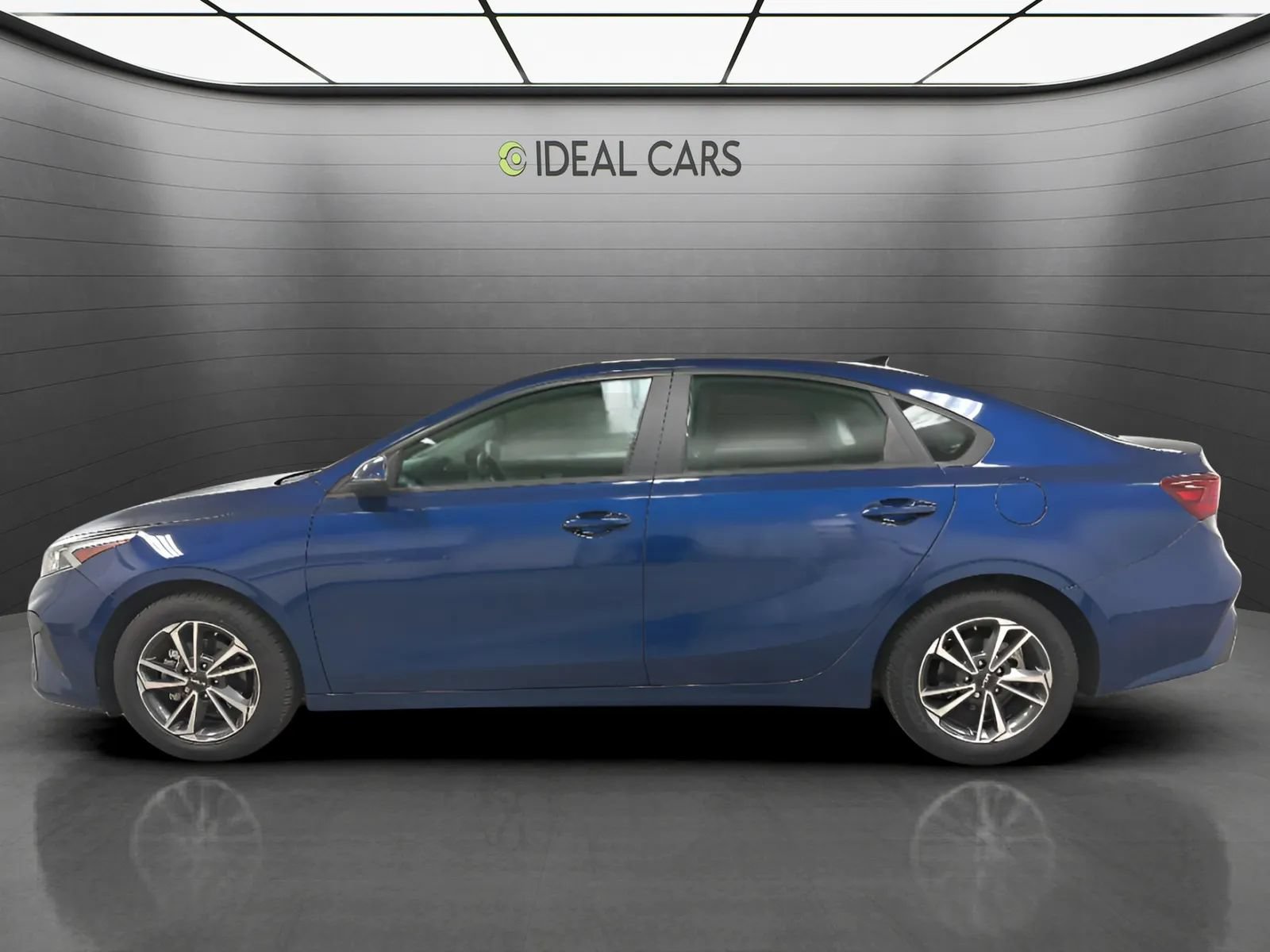 Used 2024 Kia Forte LXS w/ LXS Technology Package FWD image 8
